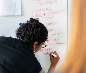 Mastering the Scrum Product Owner Role | agilekrc.net